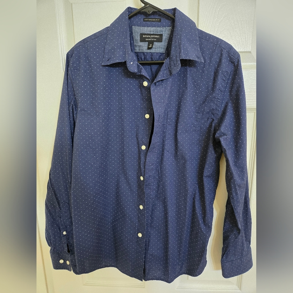Banana Republic Blue Casual Button Down Shirt with Pointed Collar